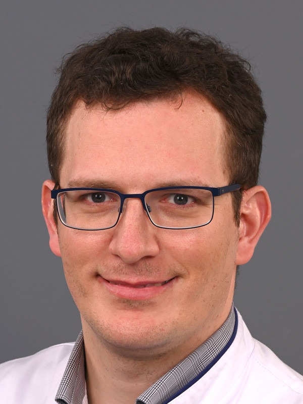Dr. A. Lux 